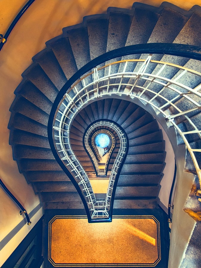 Staircase bulb